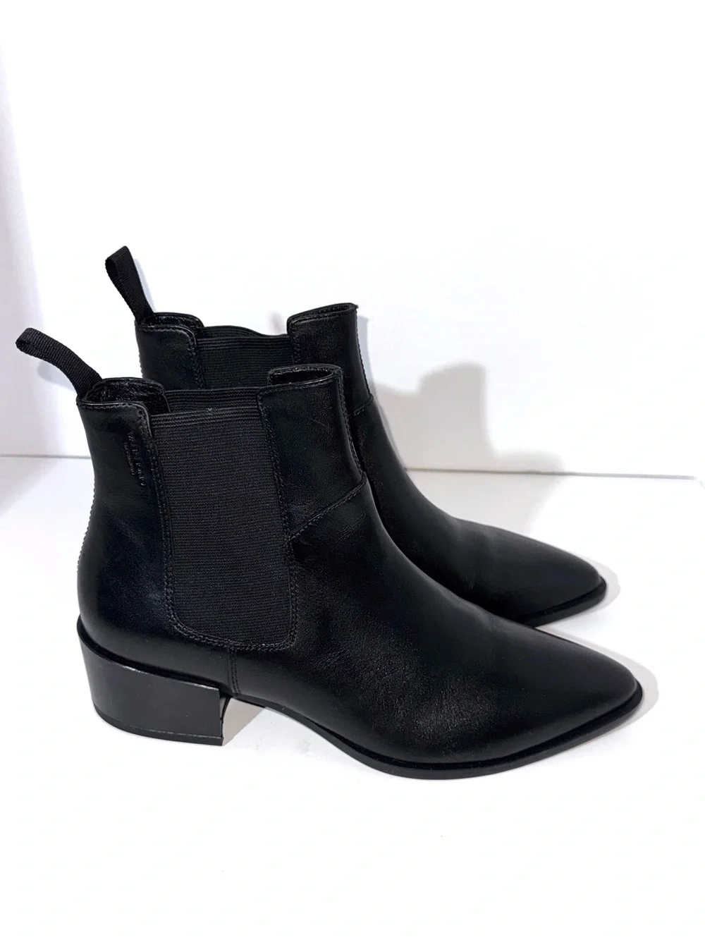 Vagabond Marja Pointed Toe Chelsea Boots